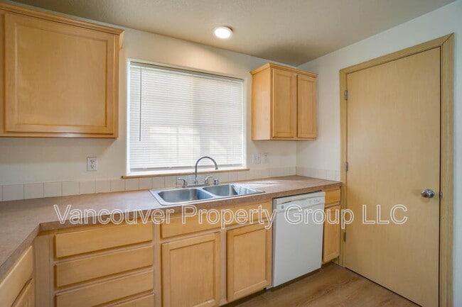 Building Photo - 1100 W 30th St