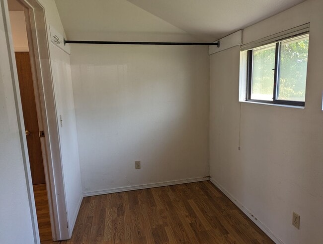 Building Photo - 1 Bedroom Pet-Friendly Casita