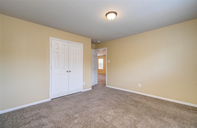 Building Photo - 17607 Memorial Falls Dr