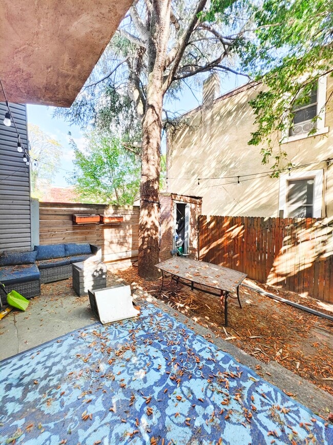 Building Photo - 413 N 33rd St