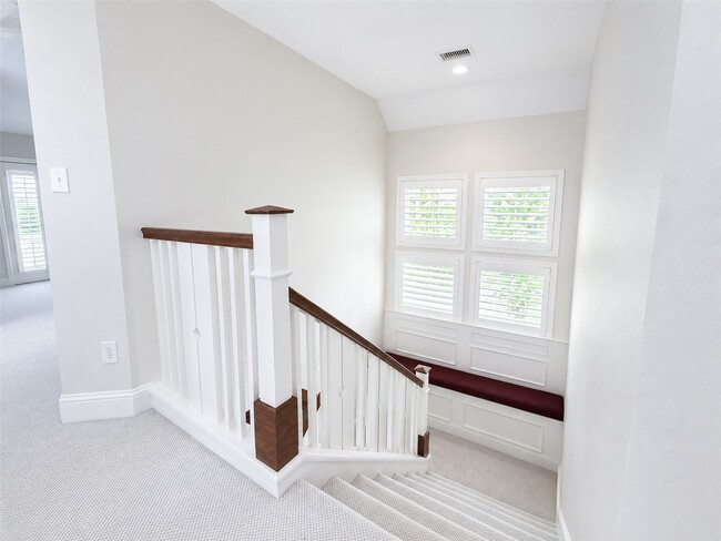 Building Photo - 18 Doeskin Pl