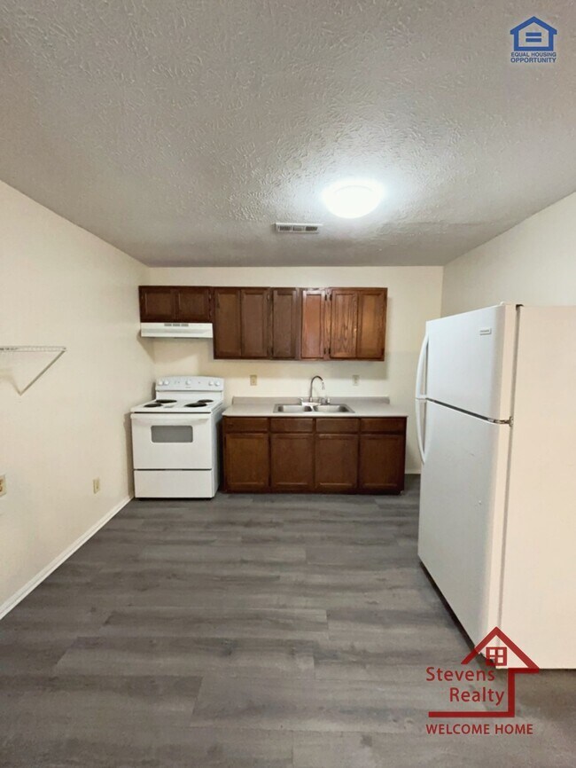Building Photo - 174 Bybee Woods Dr