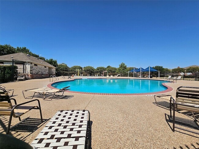 Building Photo - 5760 Fountain Flat Dr