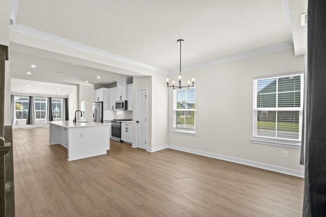 Building Photo - 2600 Elowen Ln