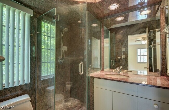 Building Photo - 4 Dearburn Ct