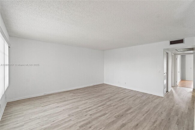 Building Photo - 300 SW 134th Way