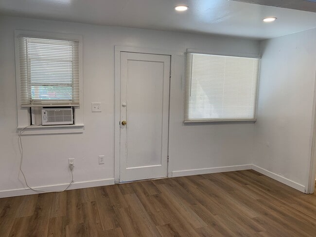 Building Photo - Charming 3-Bedroom Home for Rent - Please review the property available date as it may be availab...