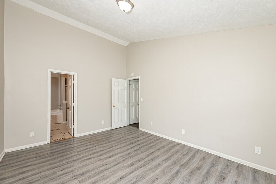 Building Photo - 5926 Old Wellborn Trce