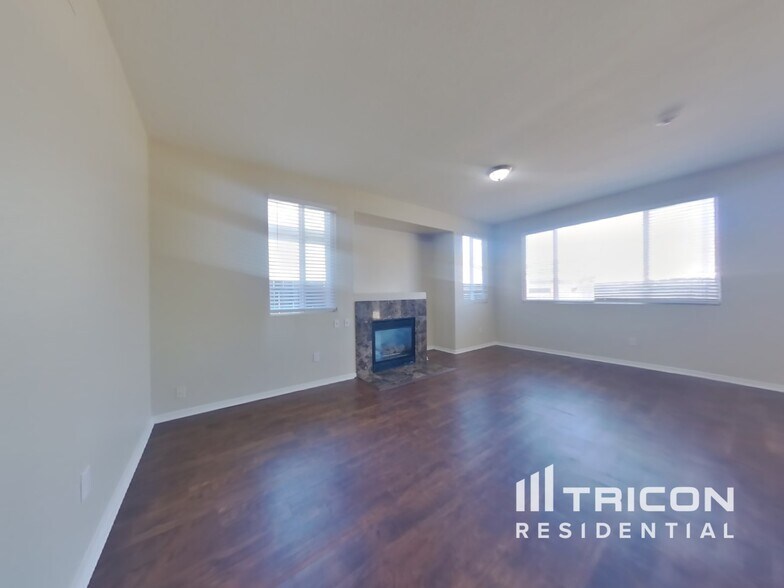Building Photo - 718 Anderson Way
