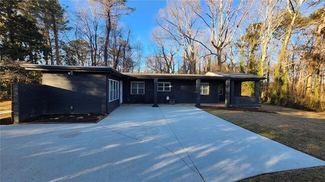 Building Photo - 1786 Stanton Rd SW