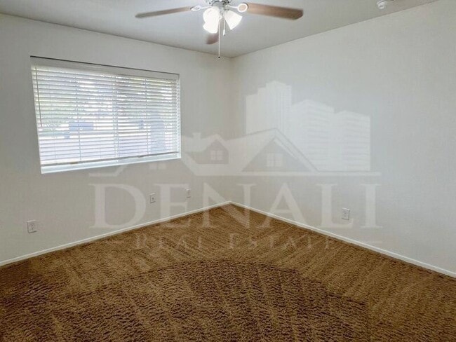 Building Photo - 647 S Bermuda Cir