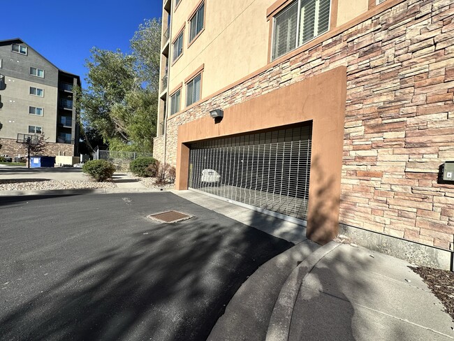 Building Photo - 4985 Kiska Ln