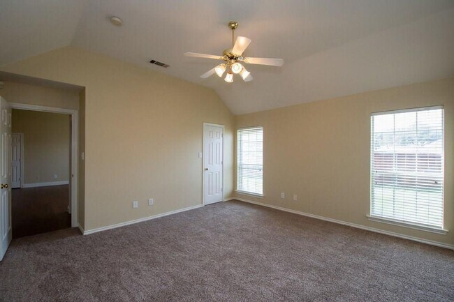 Building Photo - Adorable single story 3/2- Plano