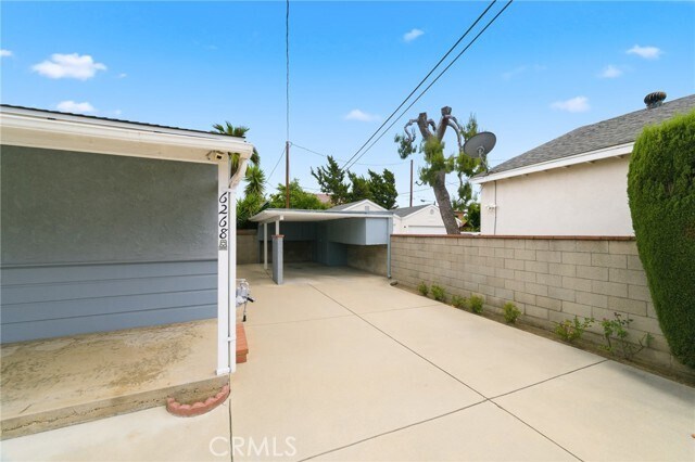 Building Photo - 6268 N Muscatel Ave