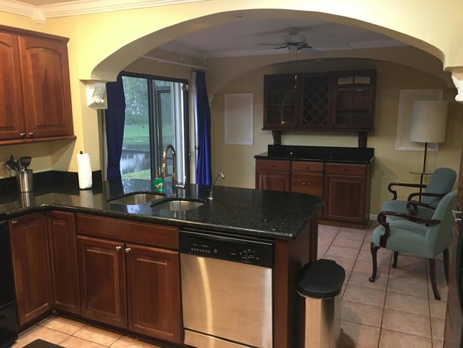 Building Photo - 1760 Shoreside Cir