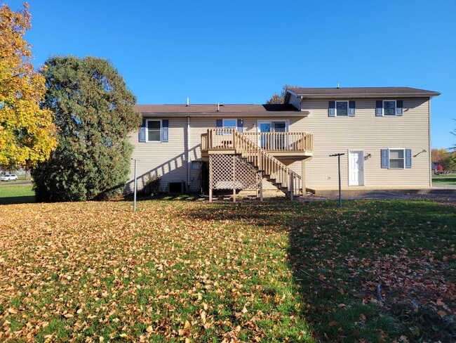 Building Photo - 7170 Ruritan Dr