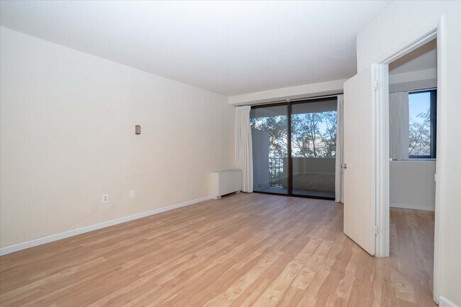 Building Photo - 4141 N Henderson Rd