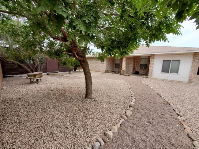 Building Photo - 846 San Juan Dr