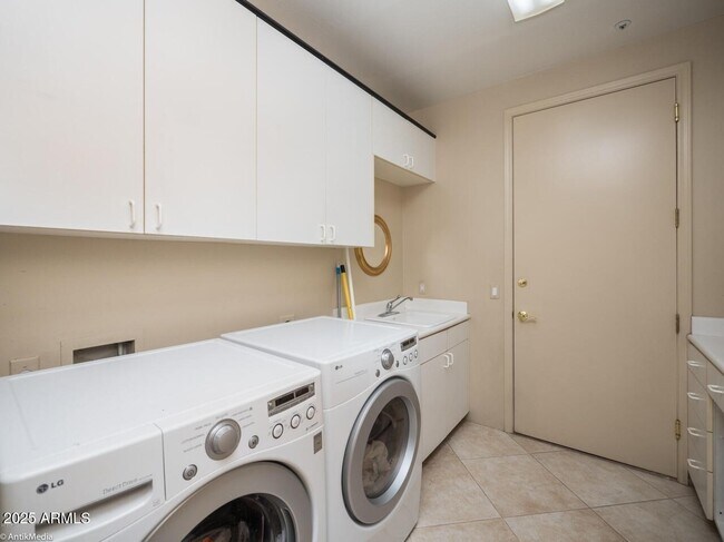 Building Photo - 11643 E Turquoise Ave