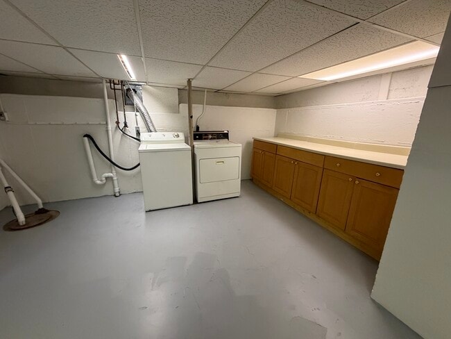 Building Photo - 3280 S Sherman St