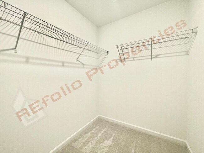 Building Photo - Brand New 3 Story 4 bedroom, 3.5 bathroom ...