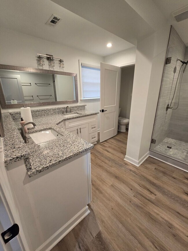 Building Photo - 2534 Forest Dr
