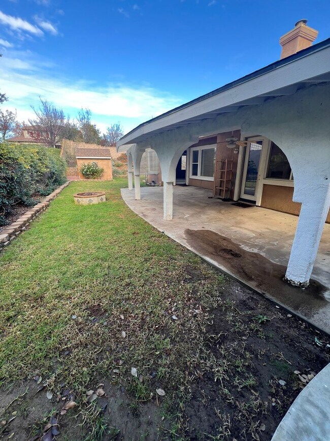 Building Photo - 4420 Putting Green Dr