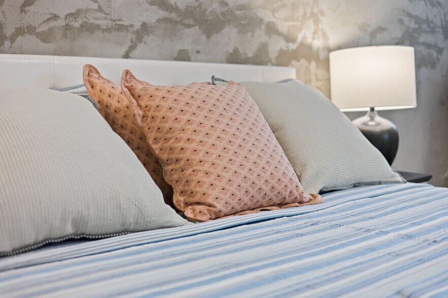 Building Photo - 3285 Marlanta Dr