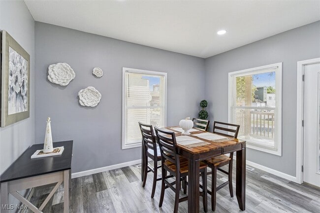 Building Photo - 1962 W 96th St