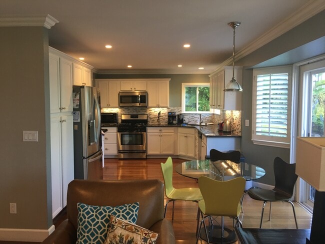 Building Photo - 5841 Charter Oaks Dr