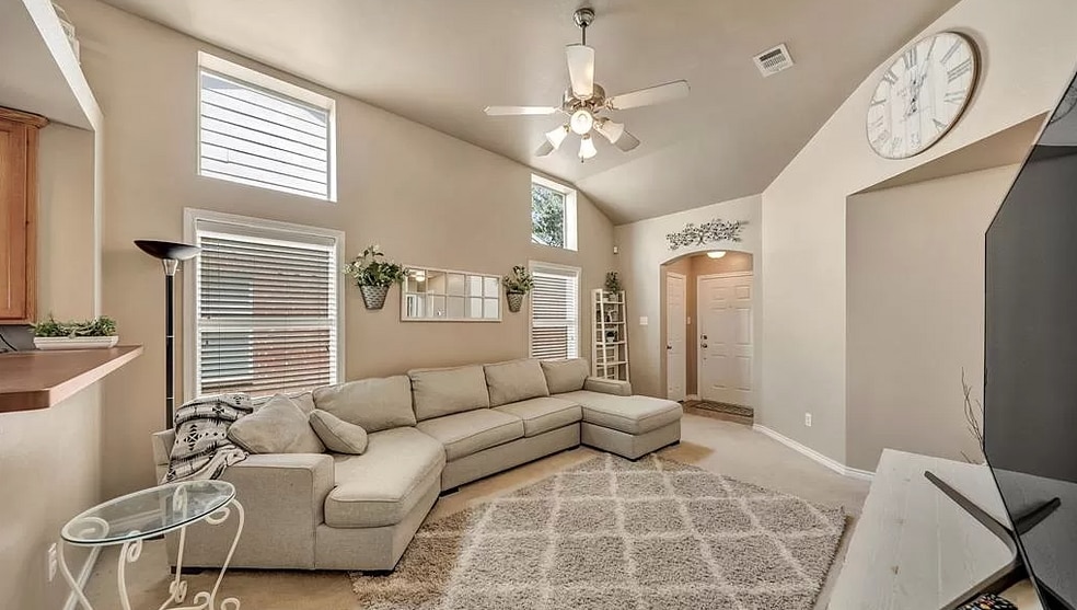 Building Photo - 9000 Eastwood Ave