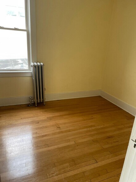 Building Photo - 579 Liberty Ave