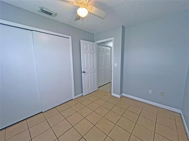 Building Photo - 9509 Fieldview Cir