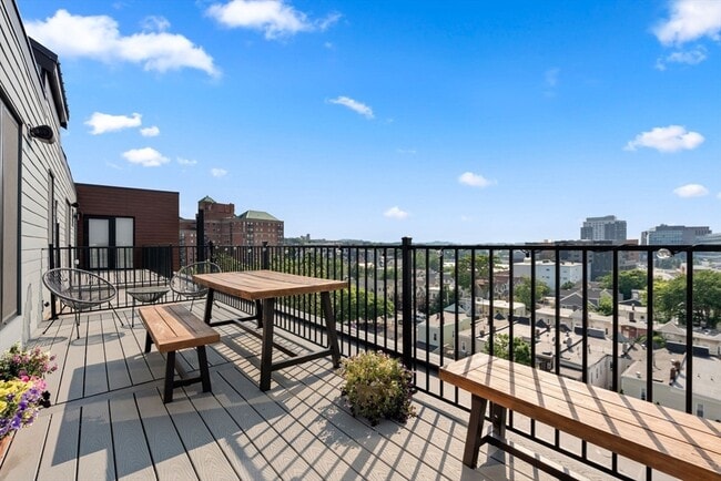 Building Photo - 30 Penniman Rd