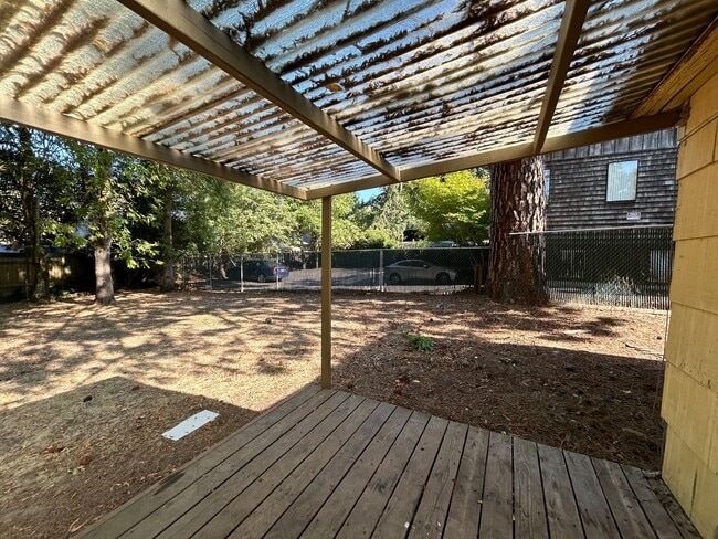 Building Photo - Serene 2 Bed, 1 Bath Home