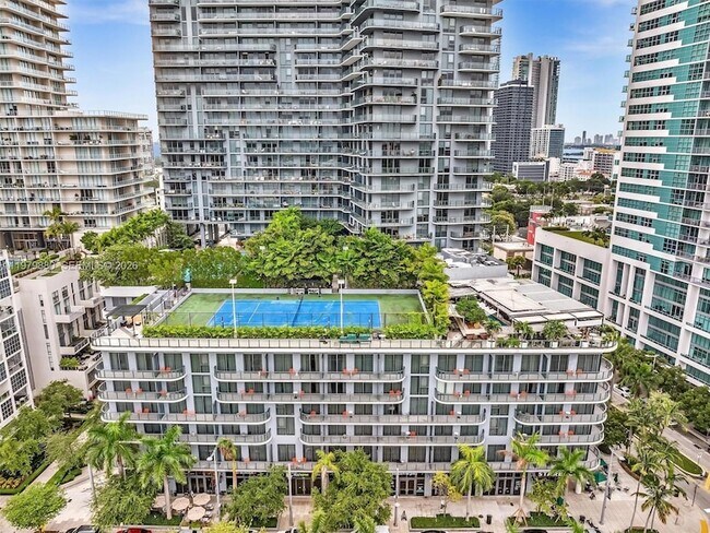 Building Photo - 121 NE 34th St