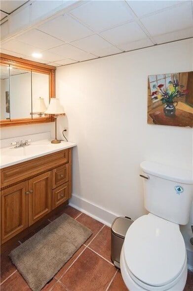 Building Photo - 554 E Main Rd