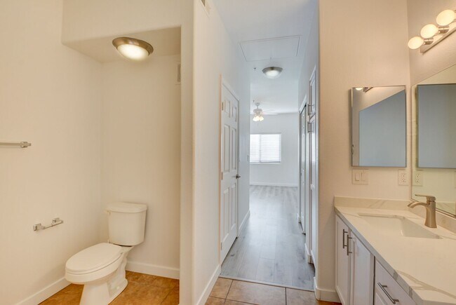 Building Photo - CLEAN, move in ready~GATED and super COMMUNITY!