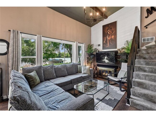 Building Photo - 5636 Twin Lake Terrace N