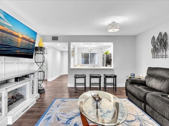 Building Photo - 12500 SW 5th Ct