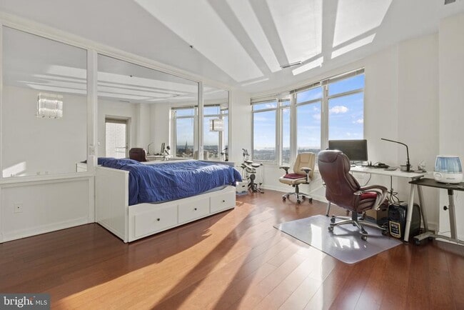 Building Photo - 100 Harborview Dr