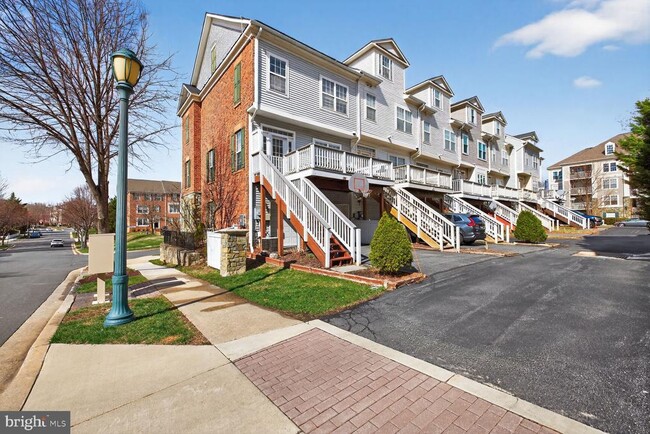 Building Photo - 102 Pasture Side Pl