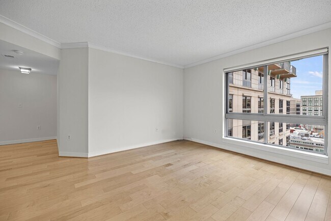 Building Photo - Gallery Place Large Studio | 1 Bath | 660 Sf