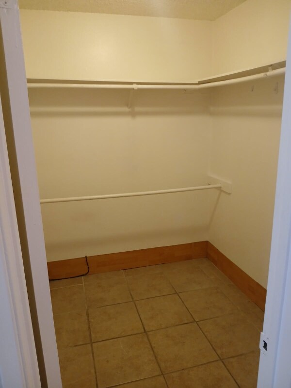 Building Photo - 1405 N New Hampshire Ave