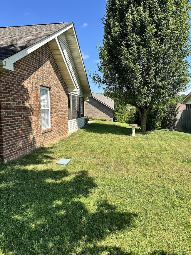 Building Photo - 1114 Mercer Dr
