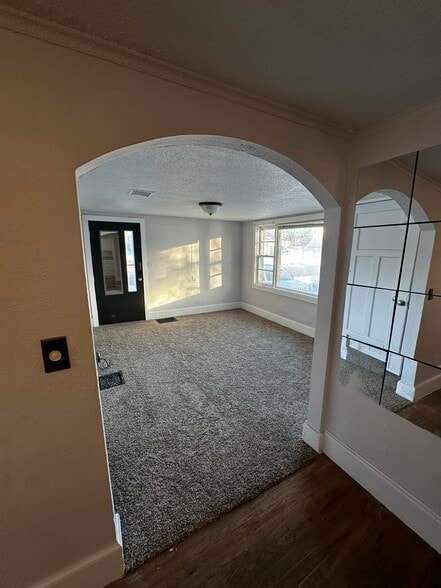 Building Photo - 305 S Western Ave