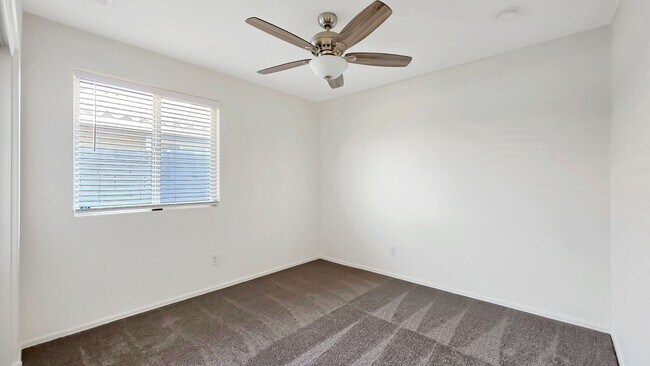 Building Photo - Gorgeous 4 year old home!