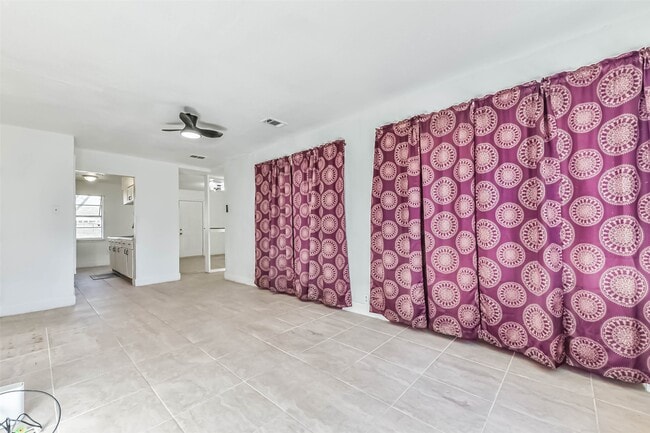 Building Photo - 11411 Murr Way