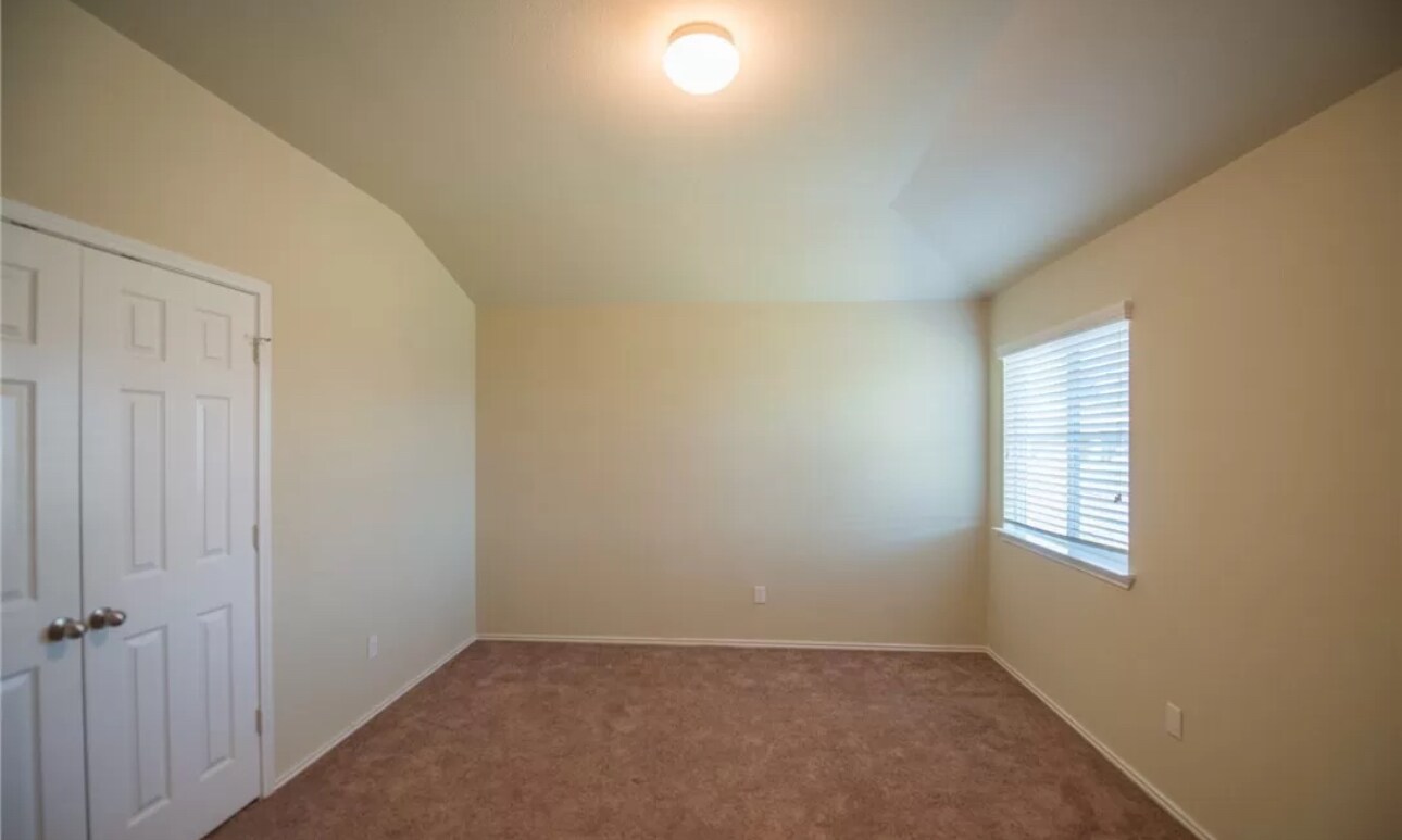 Building Photo - 3403 Cricklewood Dr