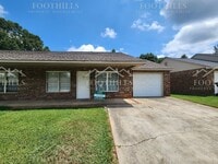 Building Photo - 2 Bedroom Duplex off Hwy 29 S with New Car...